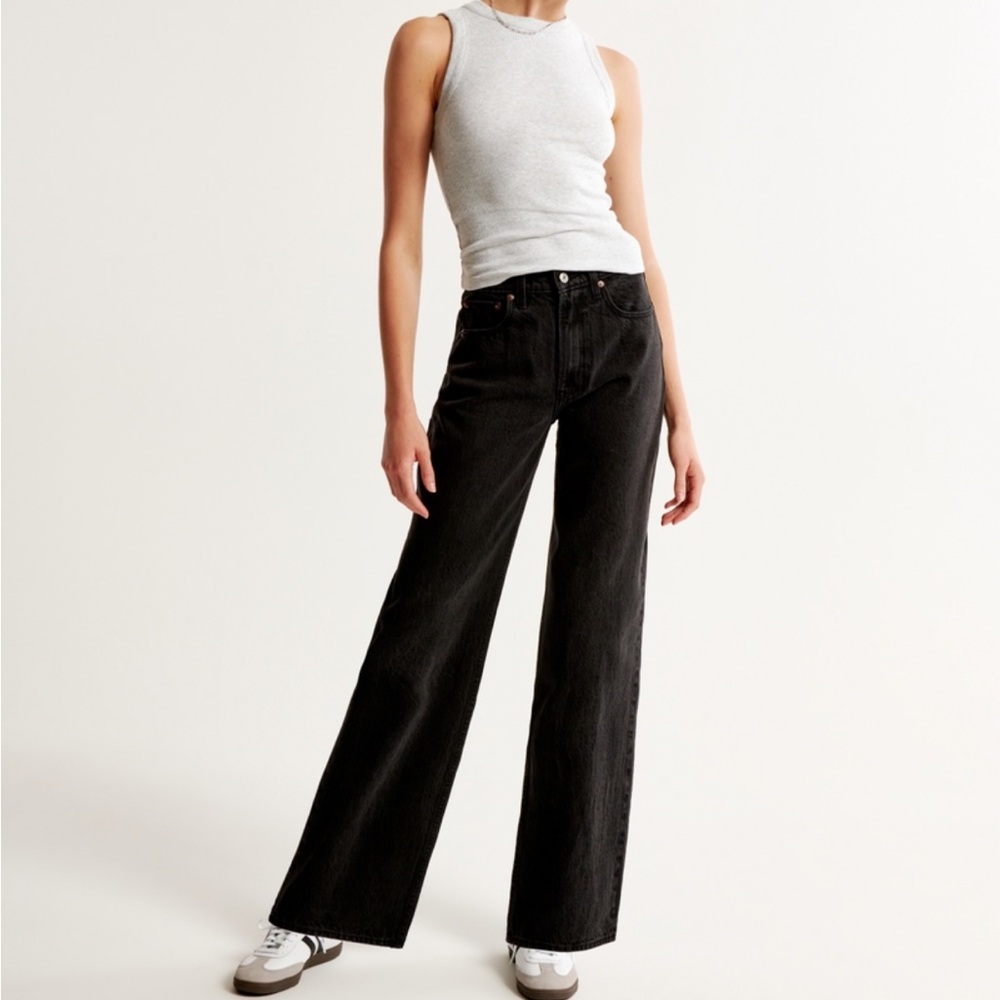 Abercrombie & Fitch High Rise Loose Jean Black